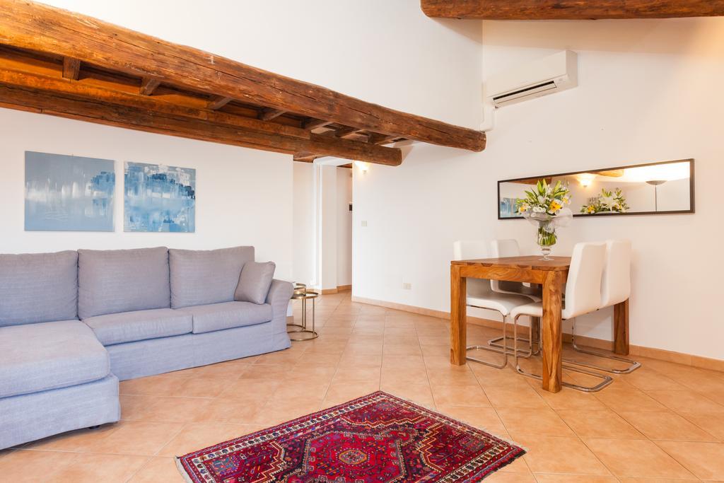 Maisonette Farnese ローマ 部屋 写真